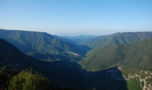 Valle_del_Simbrivio-Panorama_presso_la_SS_Trinità